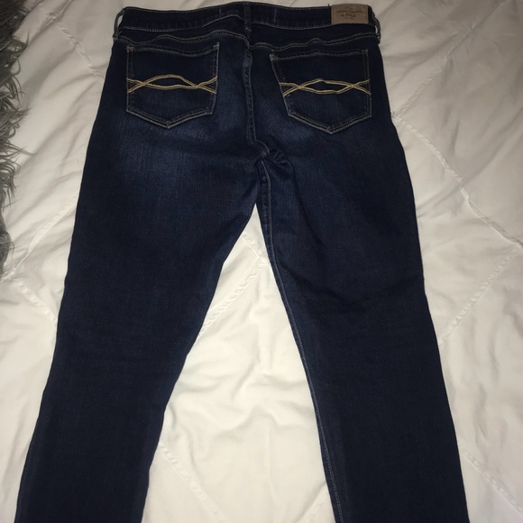 Dark wash jeans - Picture 3 of 3